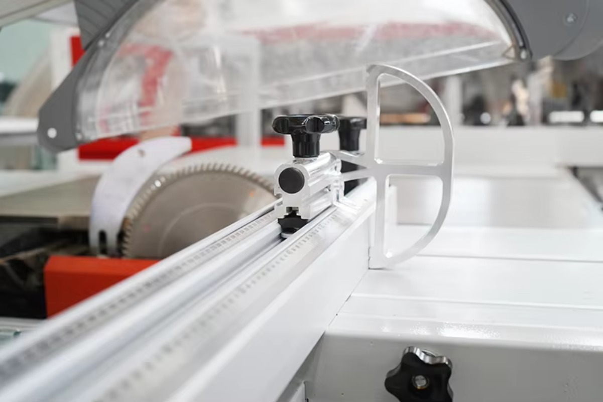 【specialized】SIGN Sliding Tabl - Woodworking Machinery のレビューと価格