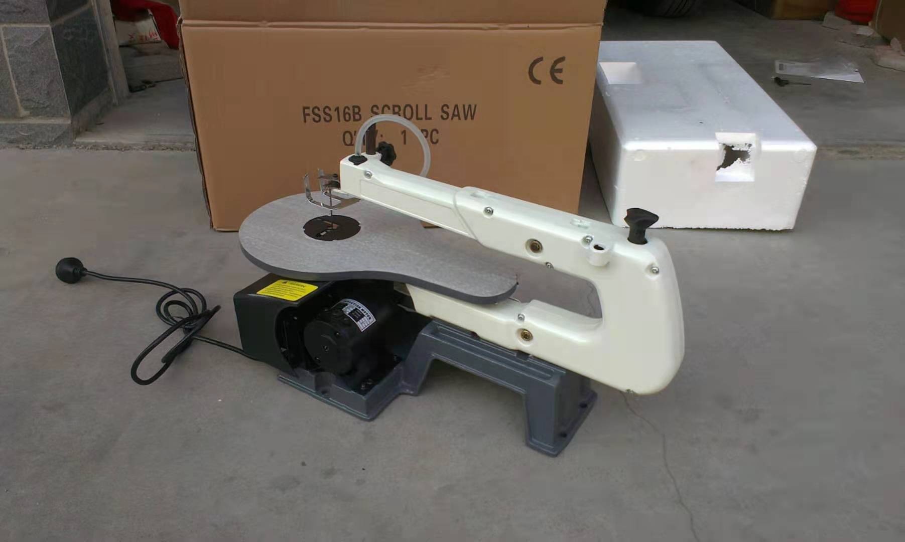 Wood Cutting Industrial Deskto - Woodworking Machinery のレビューと価格